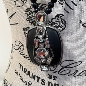 Elegant Black and Silver Jewelled Pendant Necklace